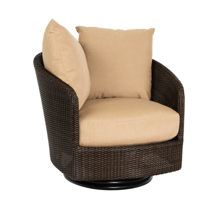 Woodard Patio Furniture - Saddleback - Wicker Oasis Swivel Lounge Chair - S507015